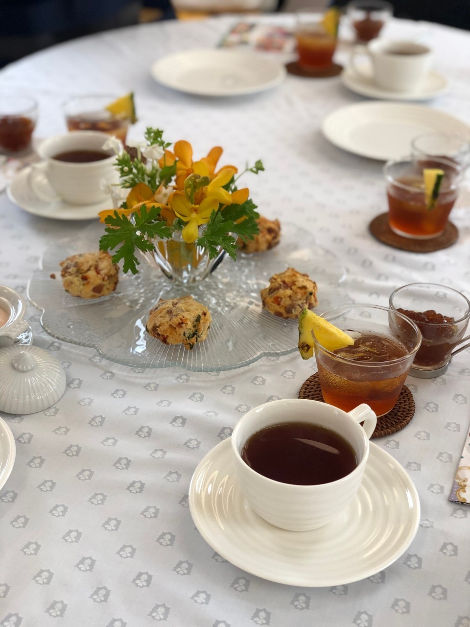 �����T����